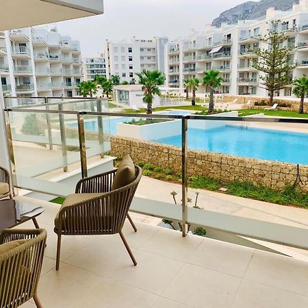 Marina Real 82 By Homeprive Дения Екстериор снимка